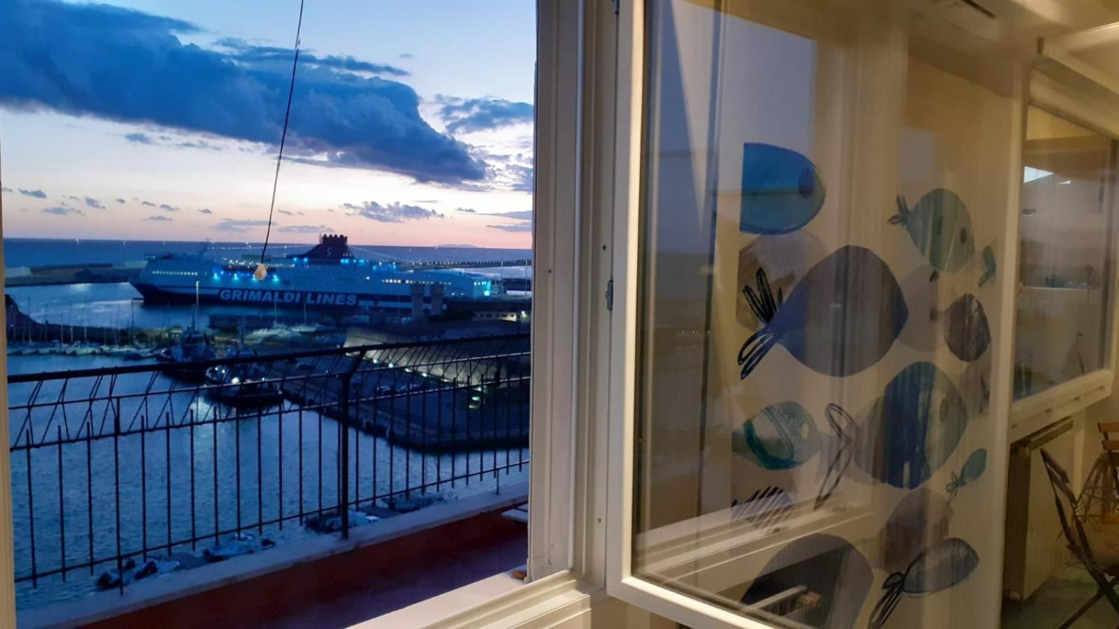Mare Fuori Apartment *
